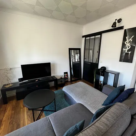 Apartment T2 Proche Centre Et Palais Avec Terrasse ! *